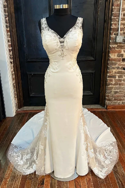 White V-Neck Backless Mermaid Long Wedding Gown Chic Lace Dress