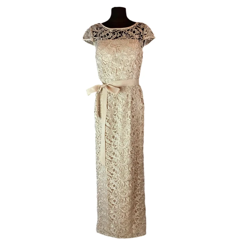 ADRIANNA PAPELL
Champagne Taupe Lace
Embroidered Gown With Ribbon Sash Size 8 Lace Dress Set ADRIANNA PAPELL
Champagne Taupe Lace
Embroidered Gown With Ribbon Sash Size 8 Lace Dress Set